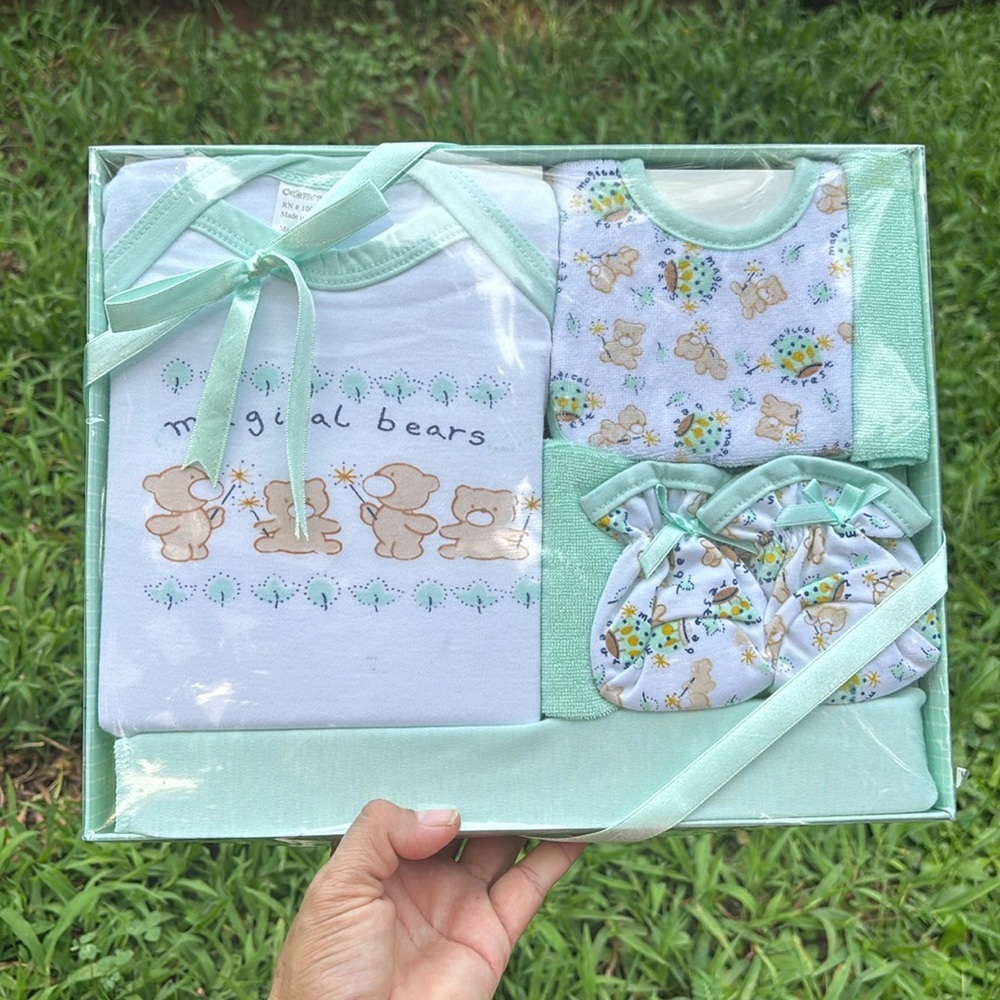 CUTIE PIE 6 PIECE GIFT SET (BABYS 0-3 MONTHS)